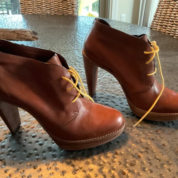 Cole Haan Stephanie Air Chukka, Woodbury - Picture 4 of 9